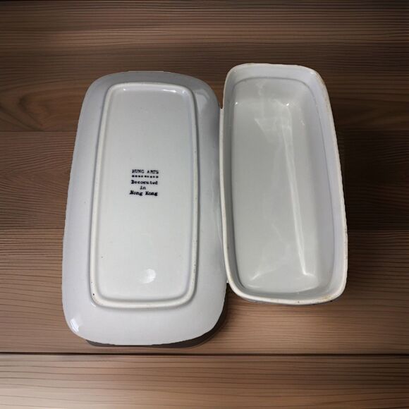 Hung Arts Blue White Floral Ceramic Butter Dish with Lid Made In Hong Kong - Picture 14 of 16